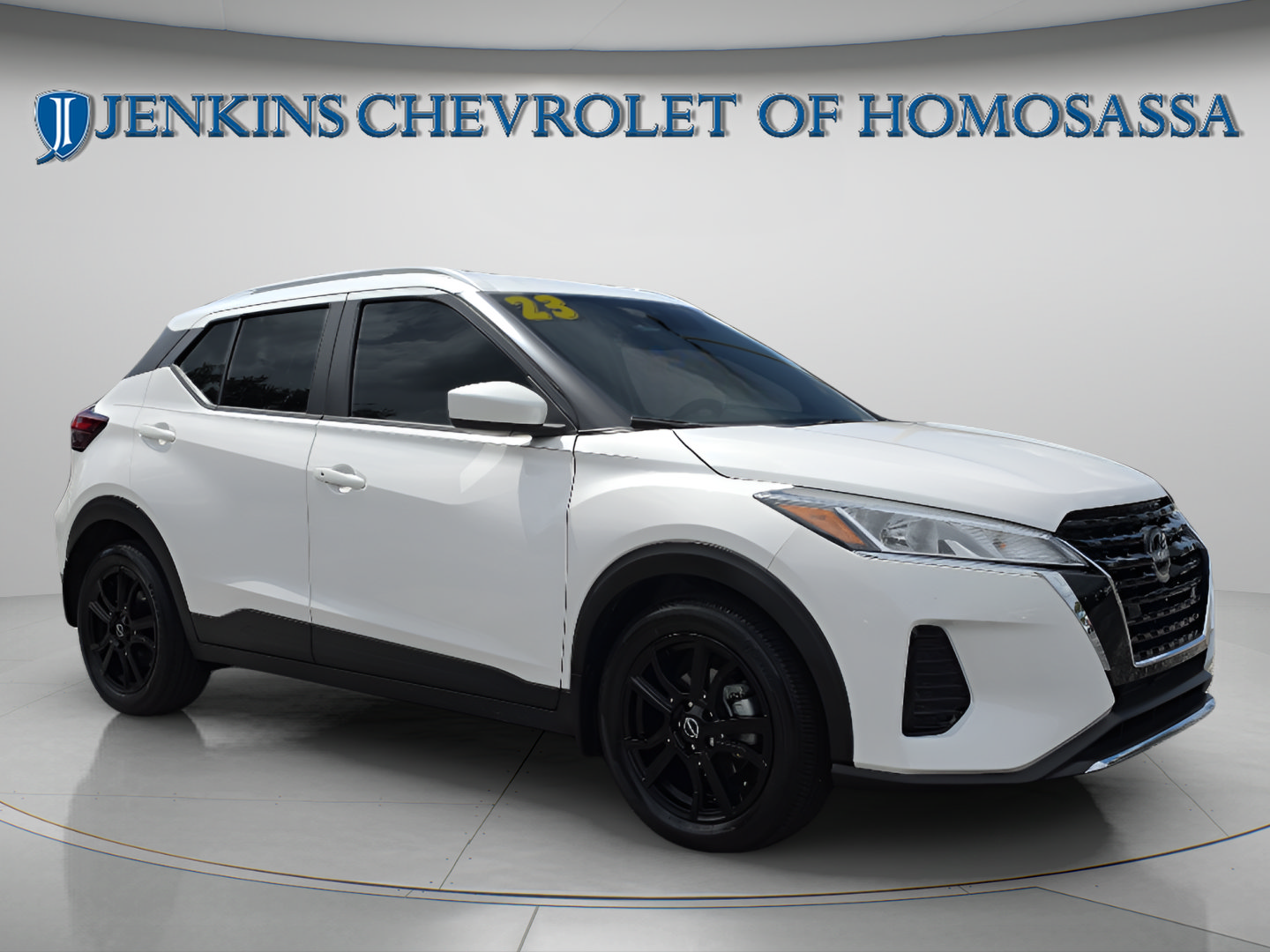 Used 2023 Nissan Kicks SV FWD image 2