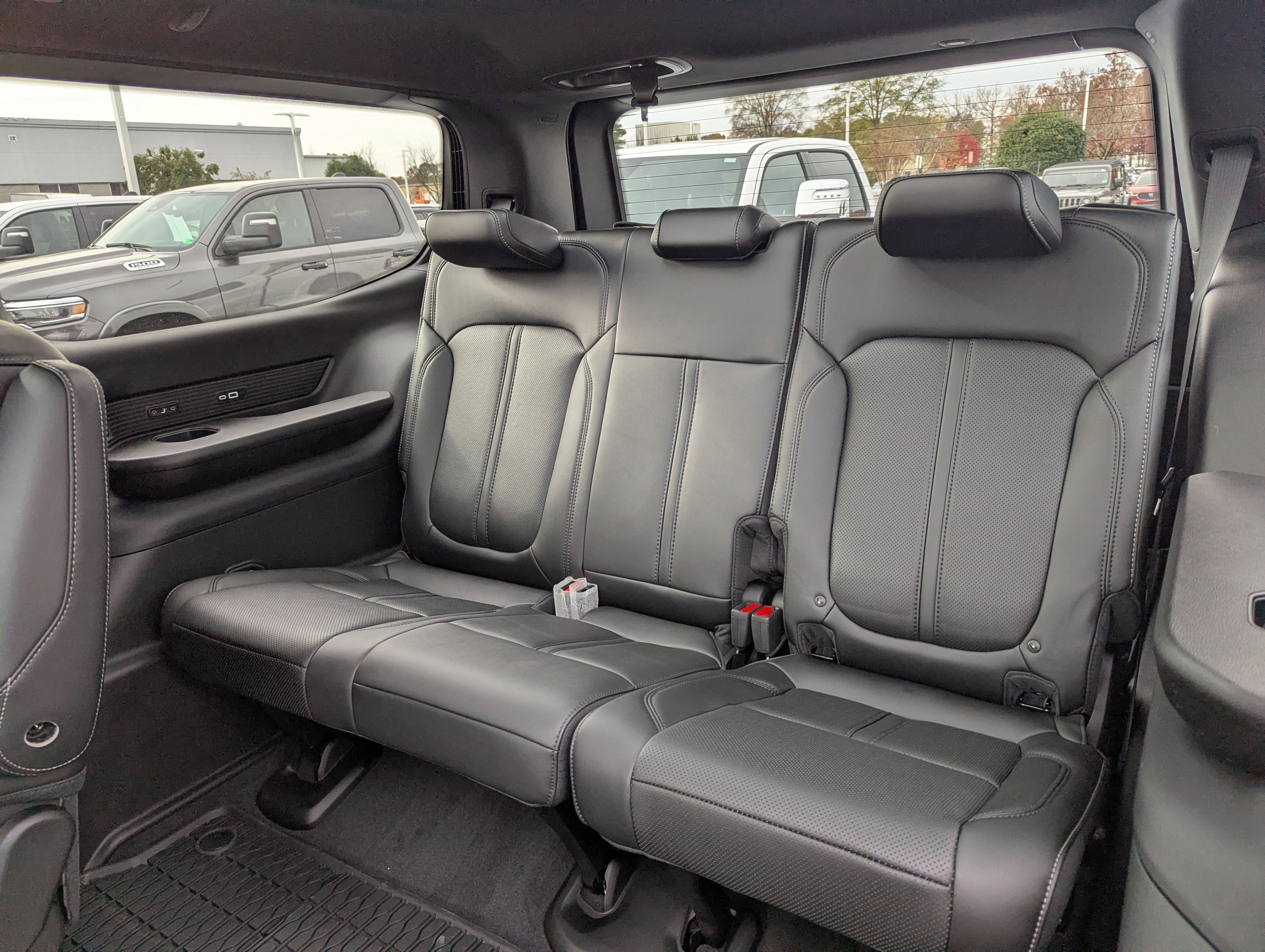 New 2025 Jeep Wagoneer Series II image 16