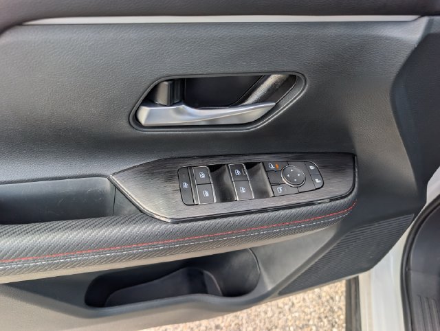 Used 2025 Nissan Kicks SR w/ SR Premium Package AWD/4WD image 19