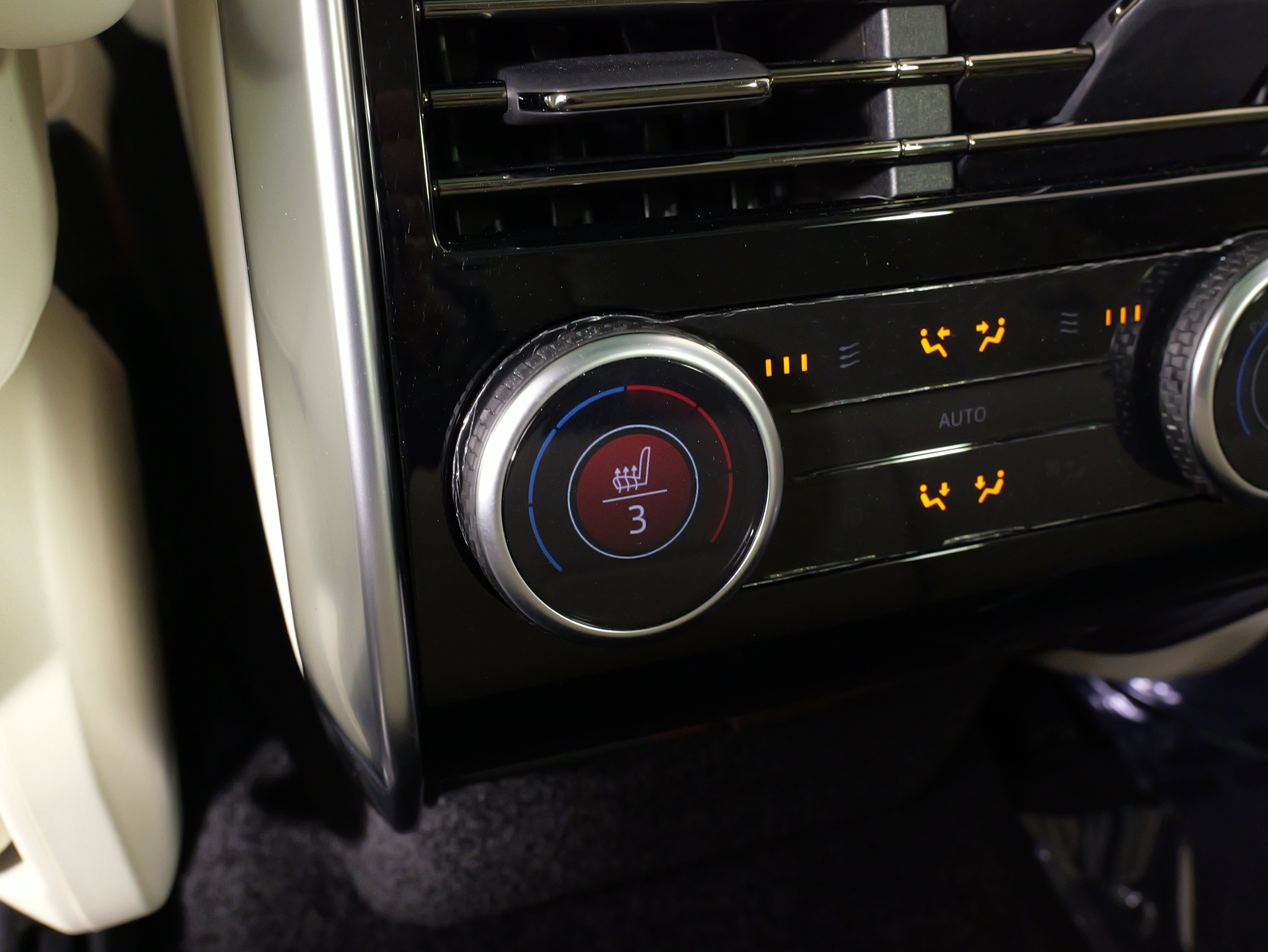 Used 2023 Land Rover Range Rover SE image 37