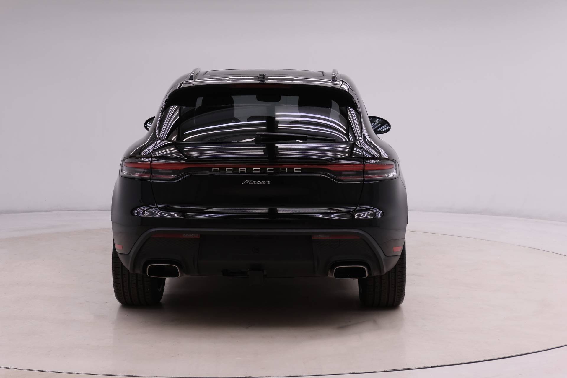 Used 2025 Porsche Macan image 7