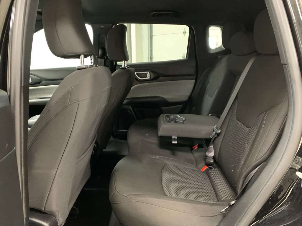 Used 2023 Jeep Compass Sport AWD/4WD image 15