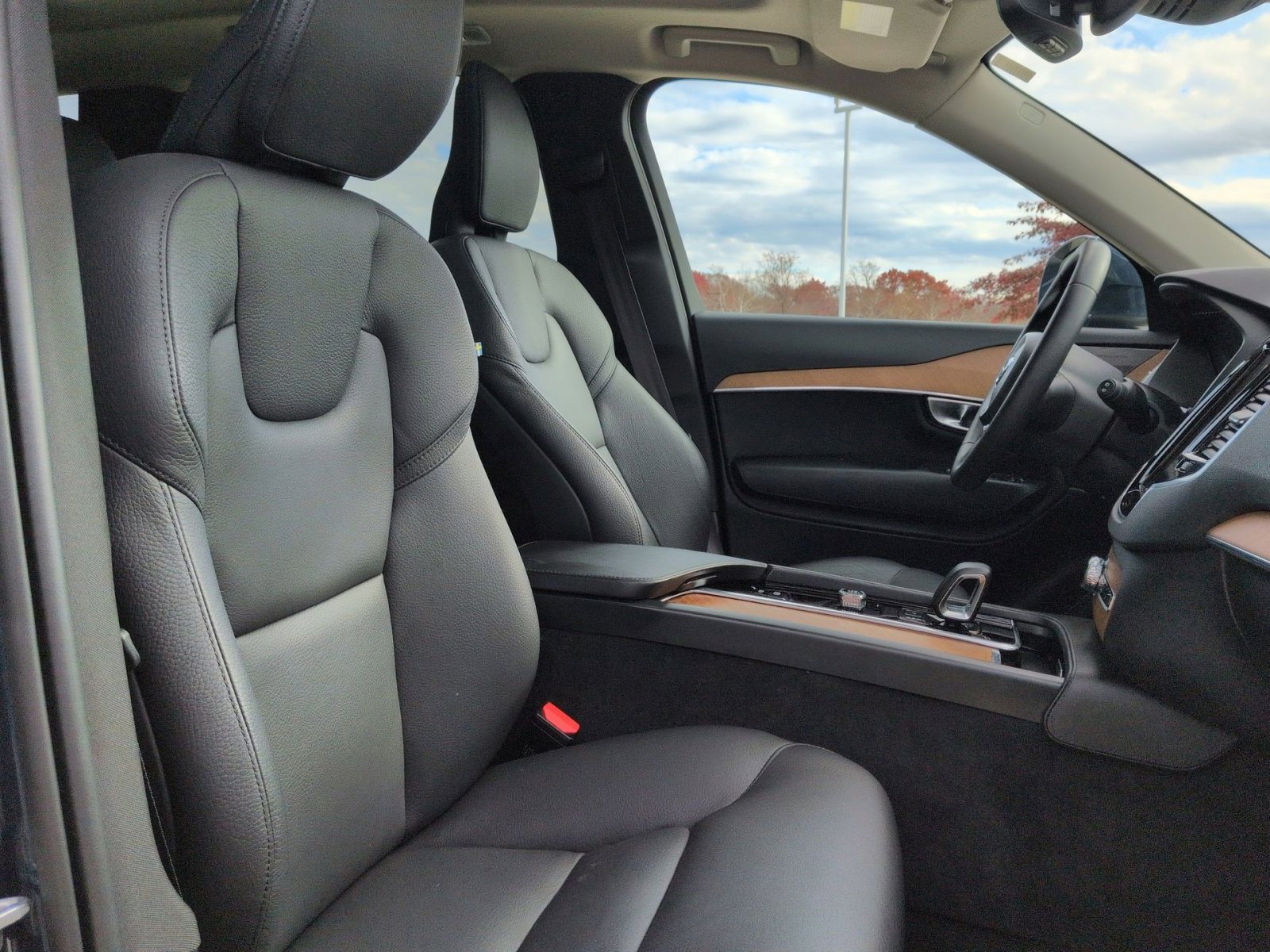 Certified 2023 Volvo XC90 B6 Plus w/ Protection Package Premier image 27