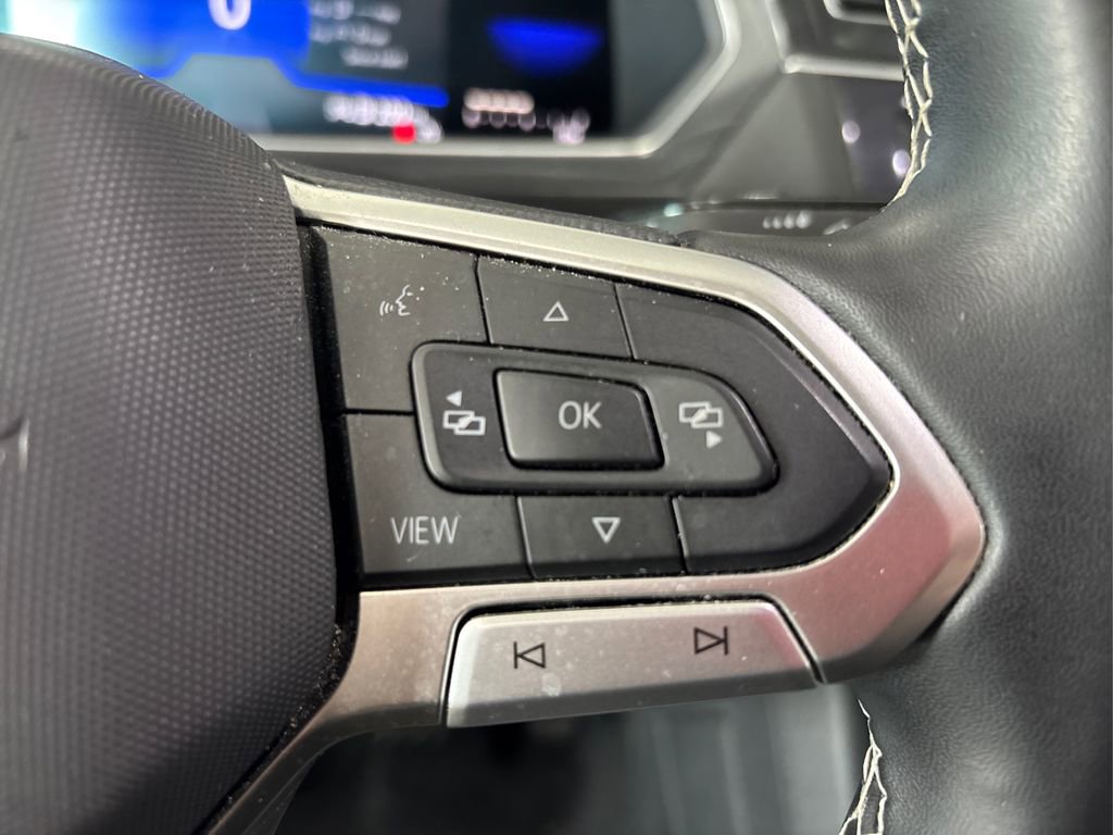 Used 2022 Volkswagen Tiguan SE image 32