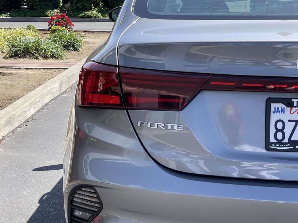 Used 2022 Kia Forte LXS FWD image 11