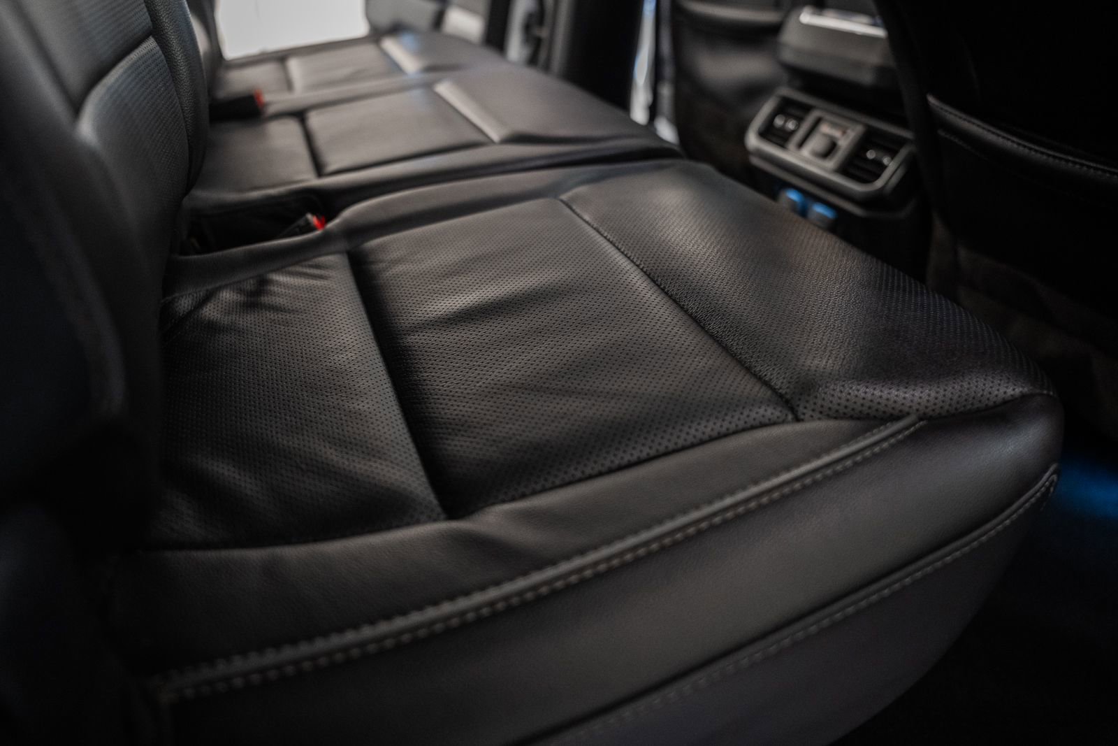 Used 2023 Ford F150 Lariat w/ Equipment Group 502A High image 34