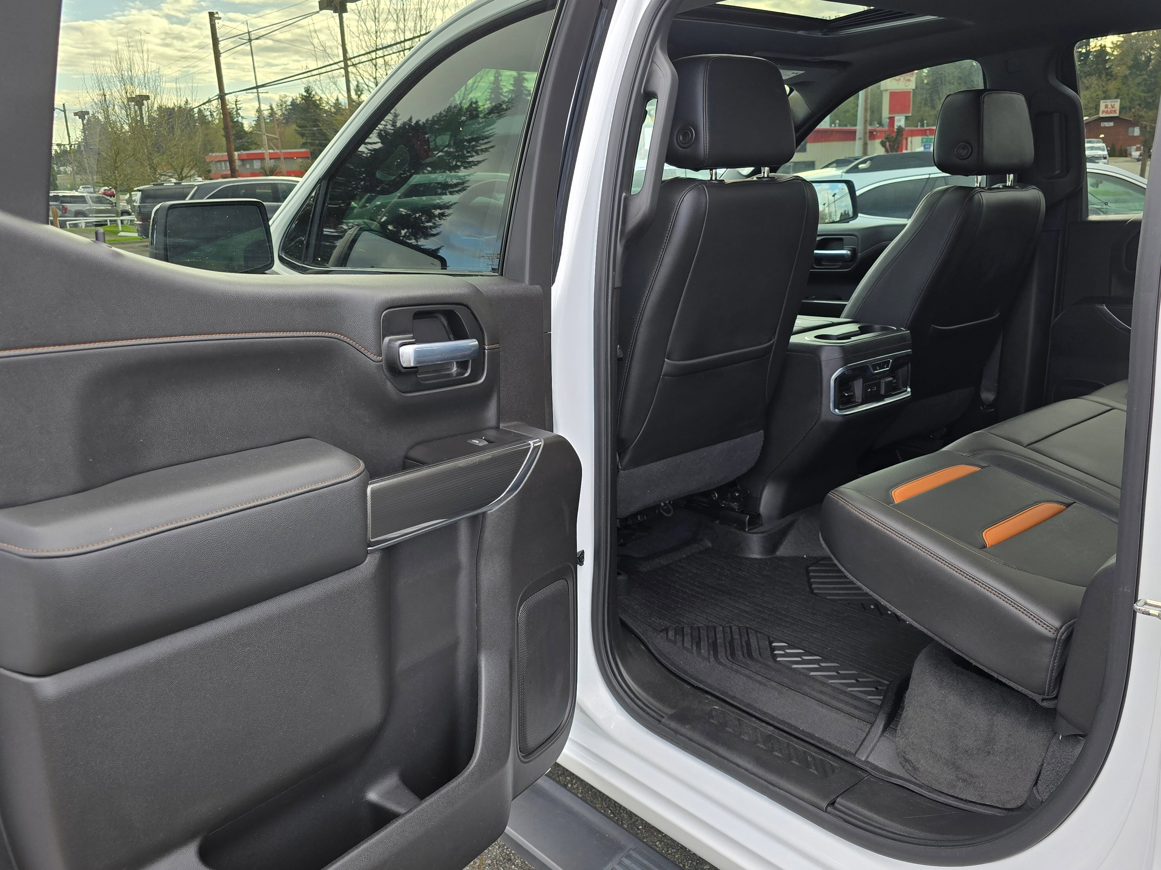 Used 2020 GMC Sierra 1500 AT4 w/ AT4 Premium Package AWD/4WD image 15