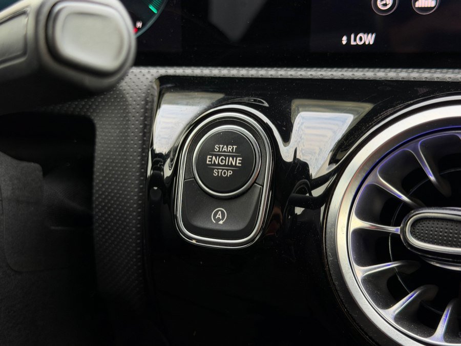 Used 2023 Mercedes-Benz CLA 250 4MATIC image 54
