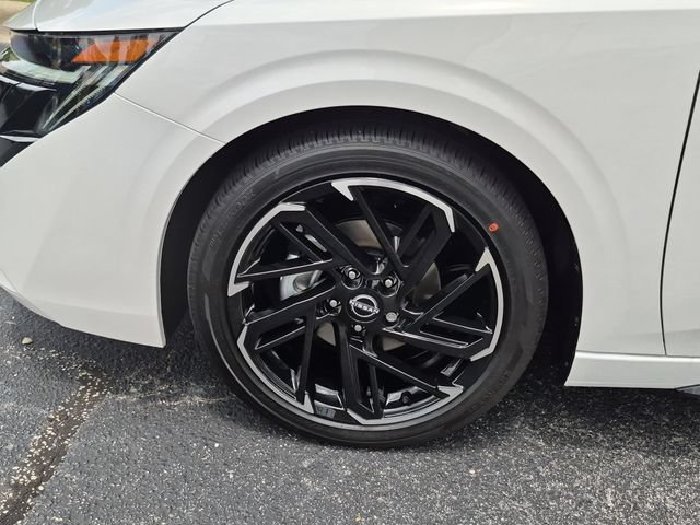 New 2026 Nissan Sentra SR w/ SR Premium Package FWD image 10