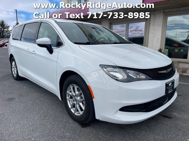 Used 2023 Chrysler Voyager LX image 39