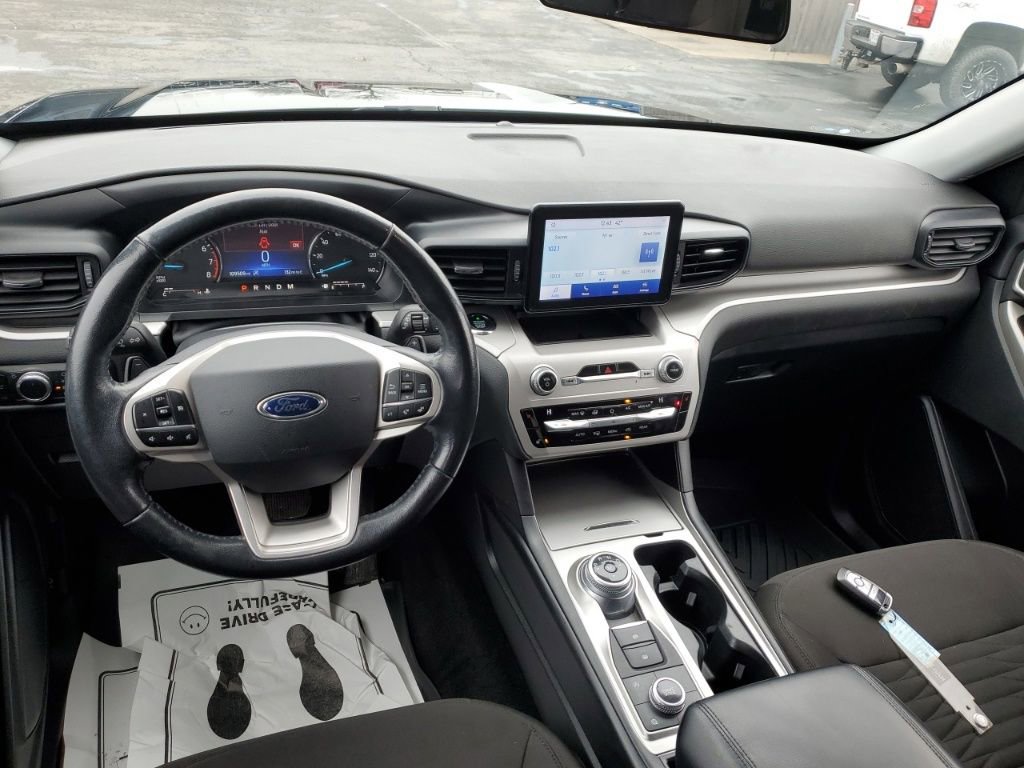 Used 2020 Ford Explorer XLT w/ Comfort Package image 28
