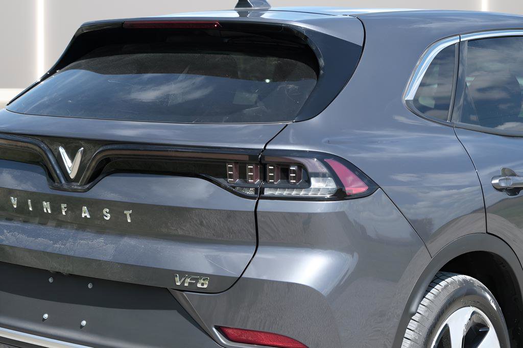 New 2025 VinFast VF 8 Eco image 28