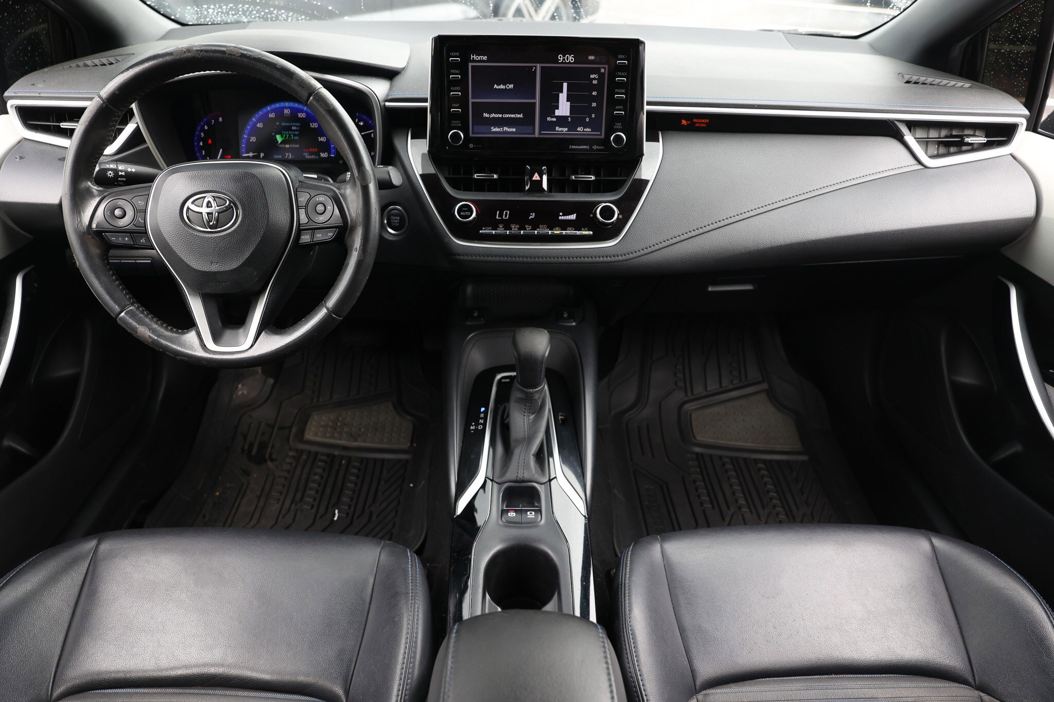 Used 2020 Toyota Corolla SE FWD image 2