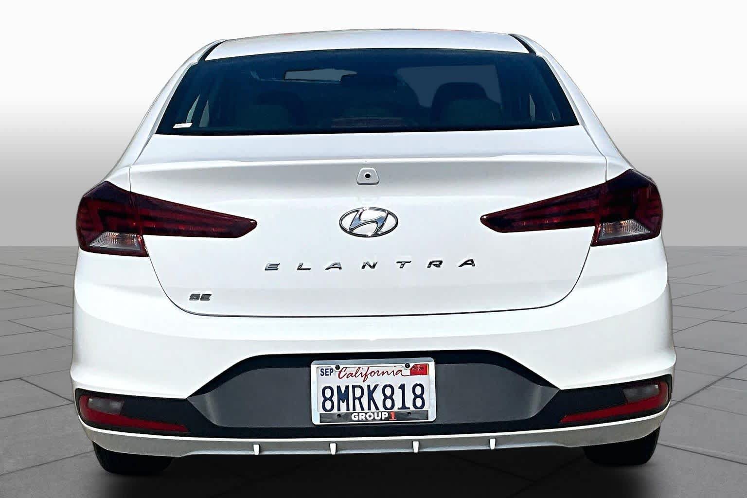 Used 2019 Hyundai Elantra SE w/ Cargo Package FWD image 4