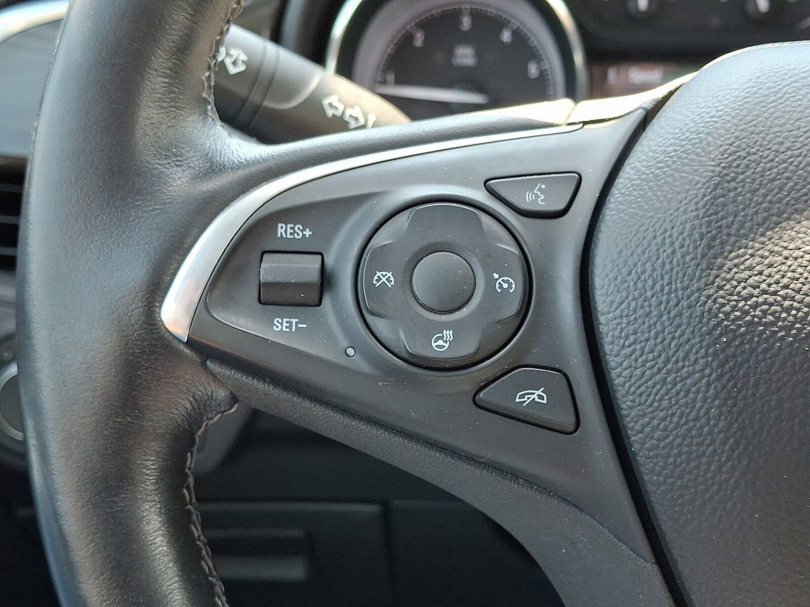 Used 2020 Buick Envision Essence w/ Experience Buick Package AWD/4WD image 24