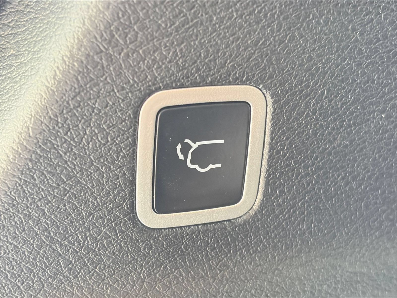 Used 2025 Chrysler Pacifica Select FWD image 24