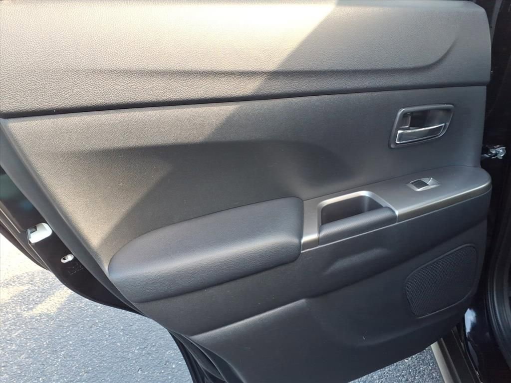 Used 2022 Mitsubishi Outlander Sport SE image 15