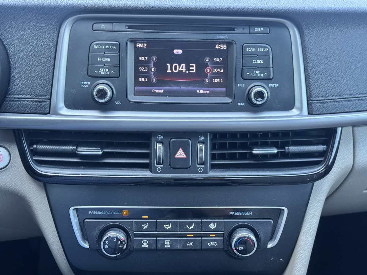 Used 2016 Kia Optima LX FWD image 44