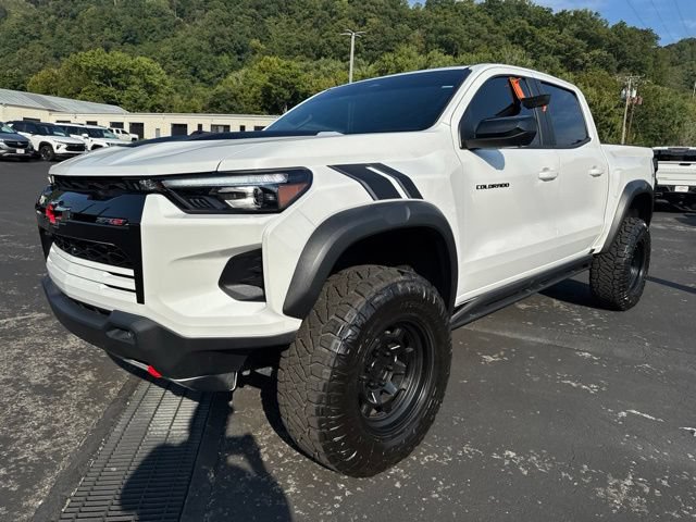 Used 2024 Chevrolet Colorado ZR2 w/ Technology Package AWD/4WD image 3