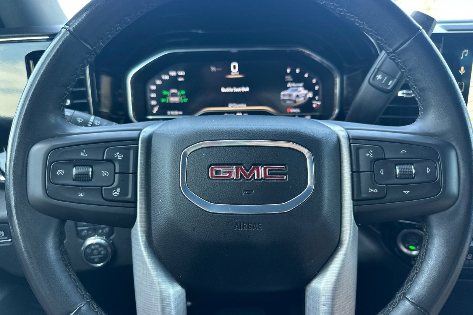 Used 2025 GMC Sierra 1500 SLT AWD/4WD image 33