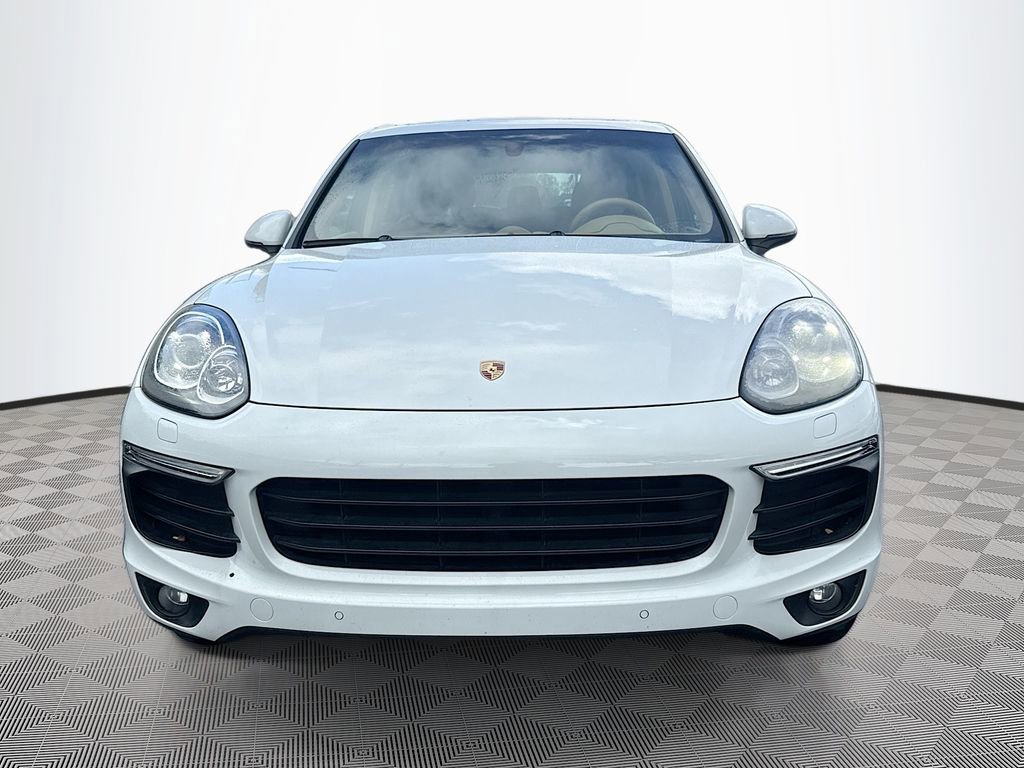 Used 2017 Porsche Cayenne AWD/4WD image 2