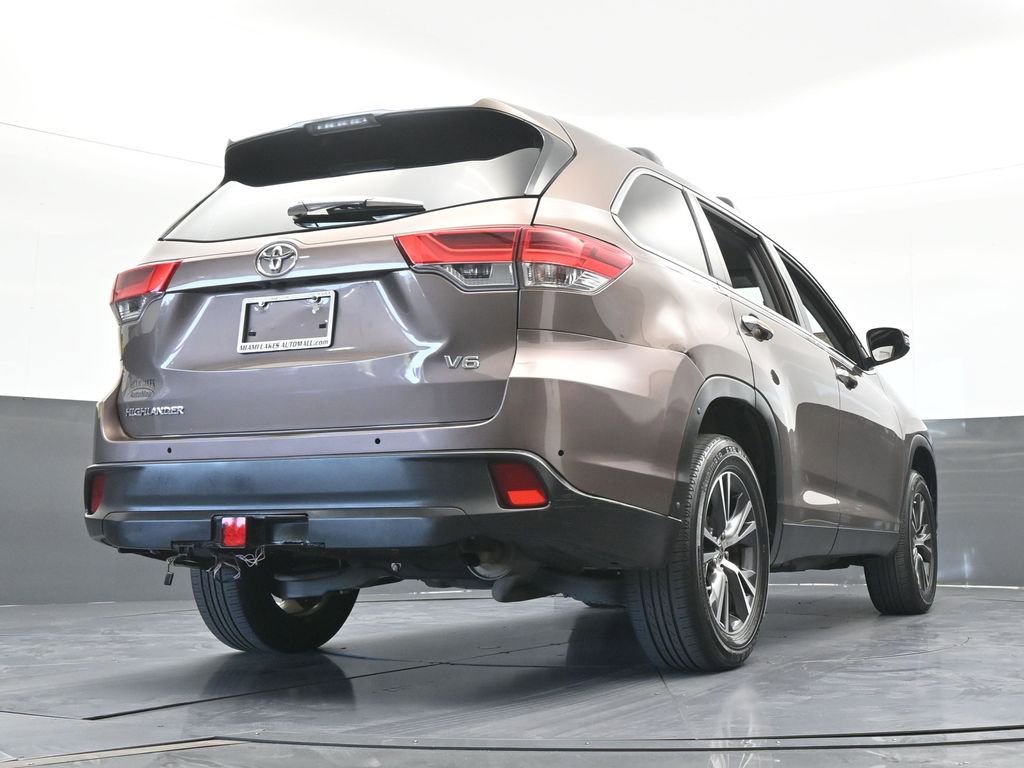 Used 2019 Toyota Highlander LE FWD image 57