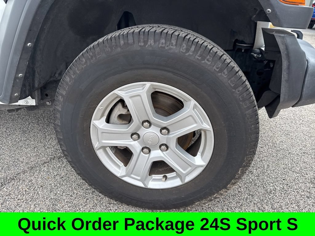 Used 2022 Jeep Wrangler Unlimited Sport AWD/4WD image 2
