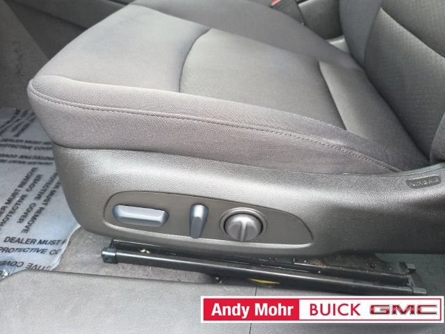 Used 2025 Chevrolet Malibu RS FWD image 30