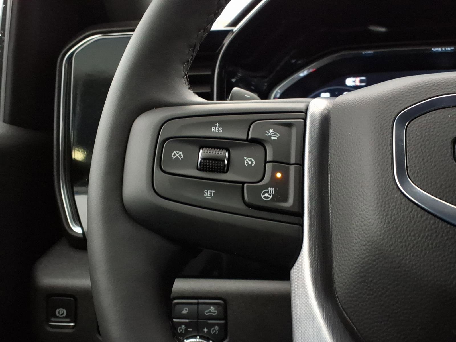 Used 2024 GMC Sierra 1500 SLT w/ SLT Convenience Package image 24