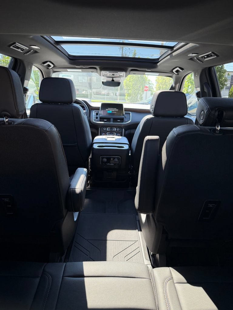 Used 2023 Chevrolet Tahoe High Country AWD/4WD image 5