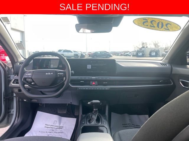 Used 2025 Kia K4 LXS image 12