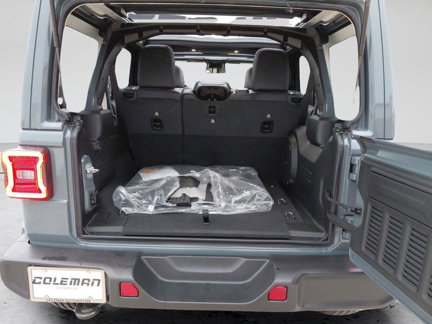 New 2026 Jeep Wrangler Sahara w/ Technology Group image 22
