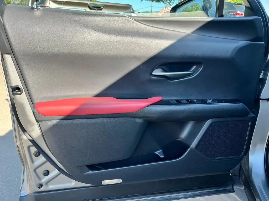 Used 2020 Lexus UX 250h F Sport AWD/4WD image 32