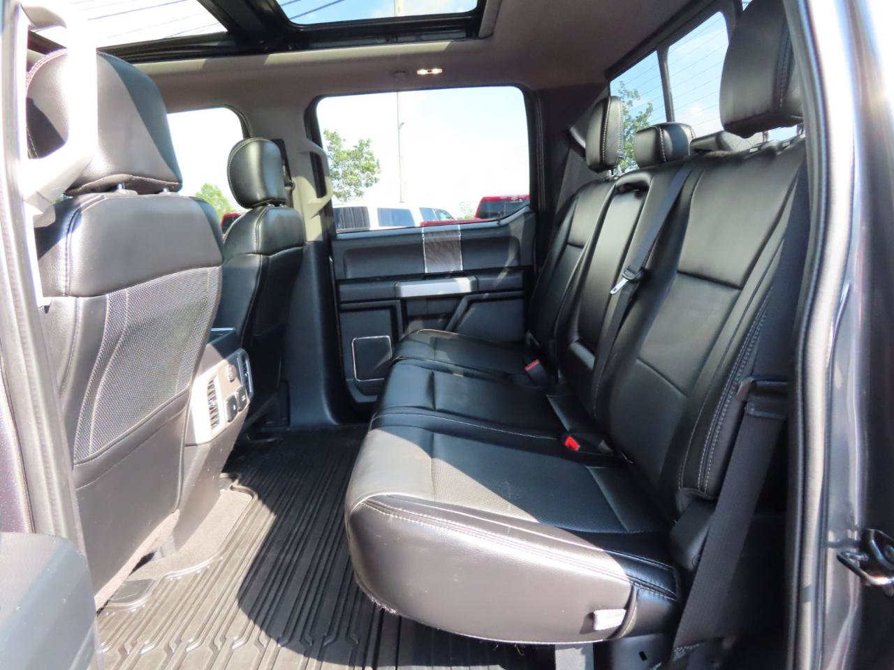 Used 2019 Ford F350 Lariat w/ Lariat Value Package AWD/4WD image 44