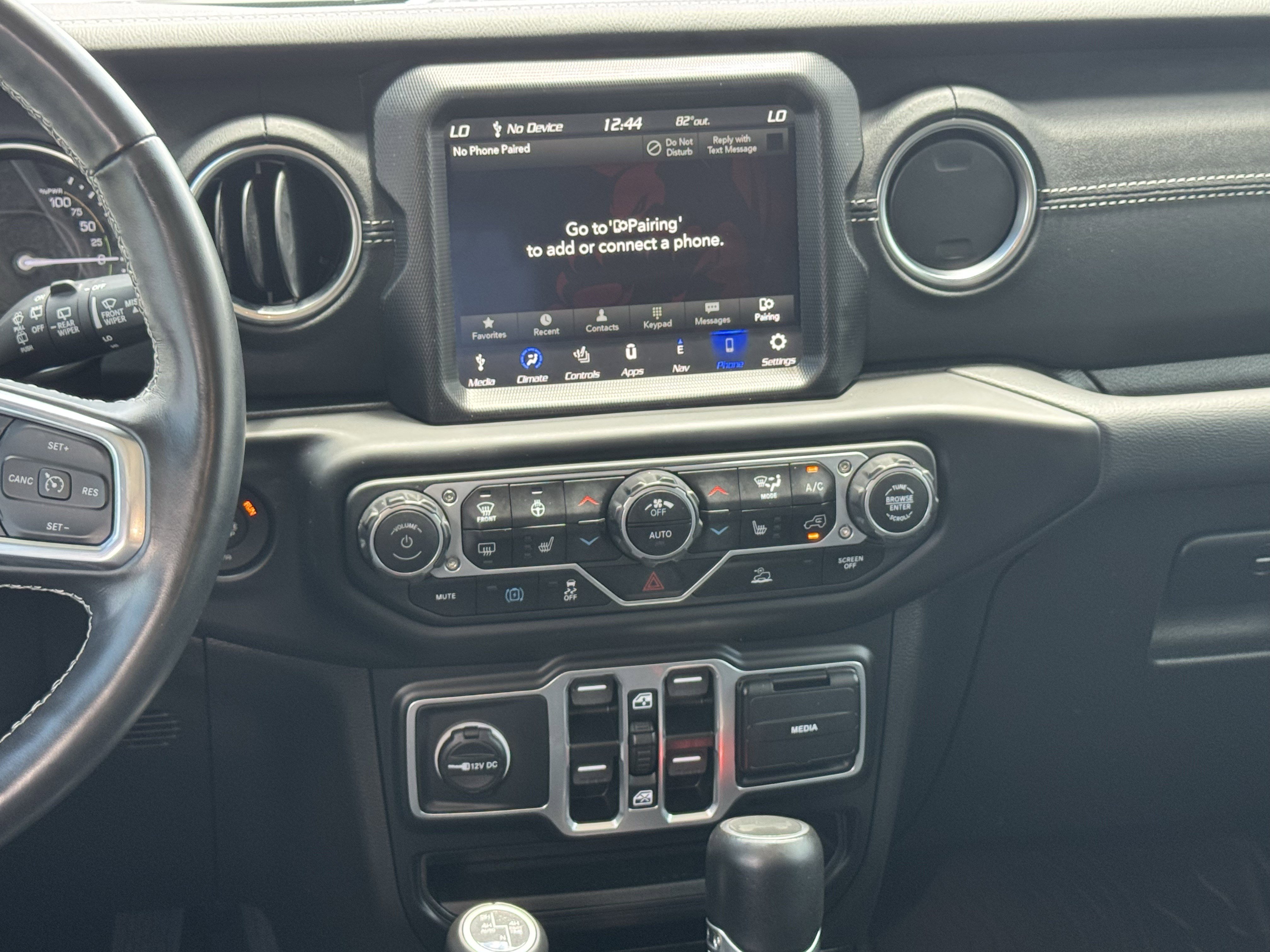 Used 2023 Jeep Wrangler Unlimited Sahara w/ Cold Weather Group AWD/4WD image 17