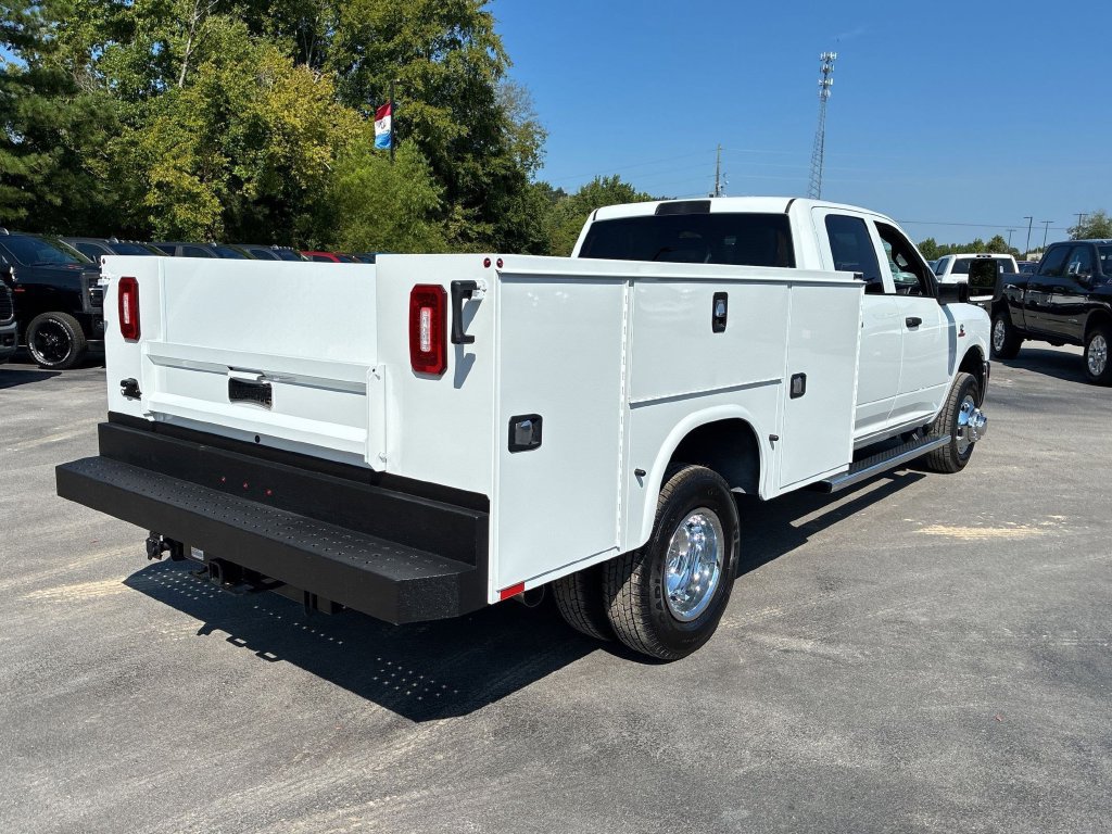 New 2026 RAM 3500 Tradesman w/ Chrome Appearance Group A AWD/4WD image 4