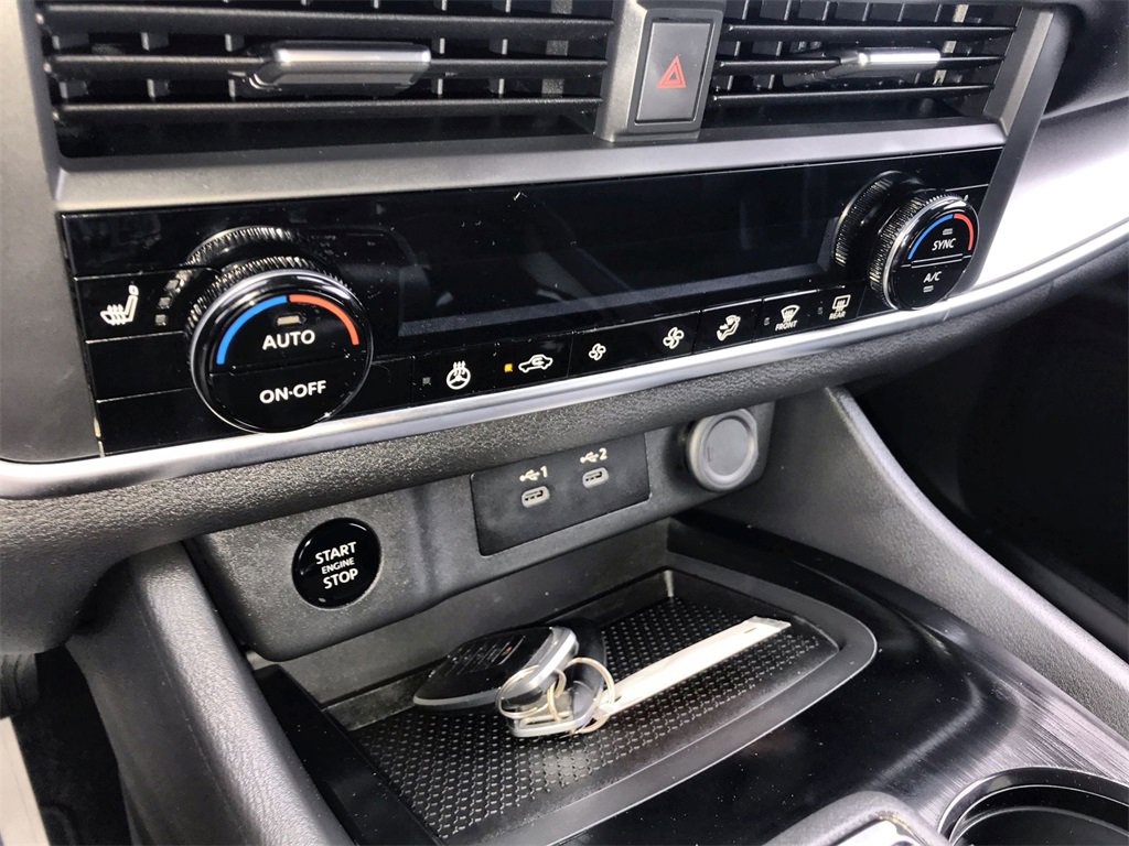 Certified 2025 Nissan Rogue SV w/ SV Premium Package image 18