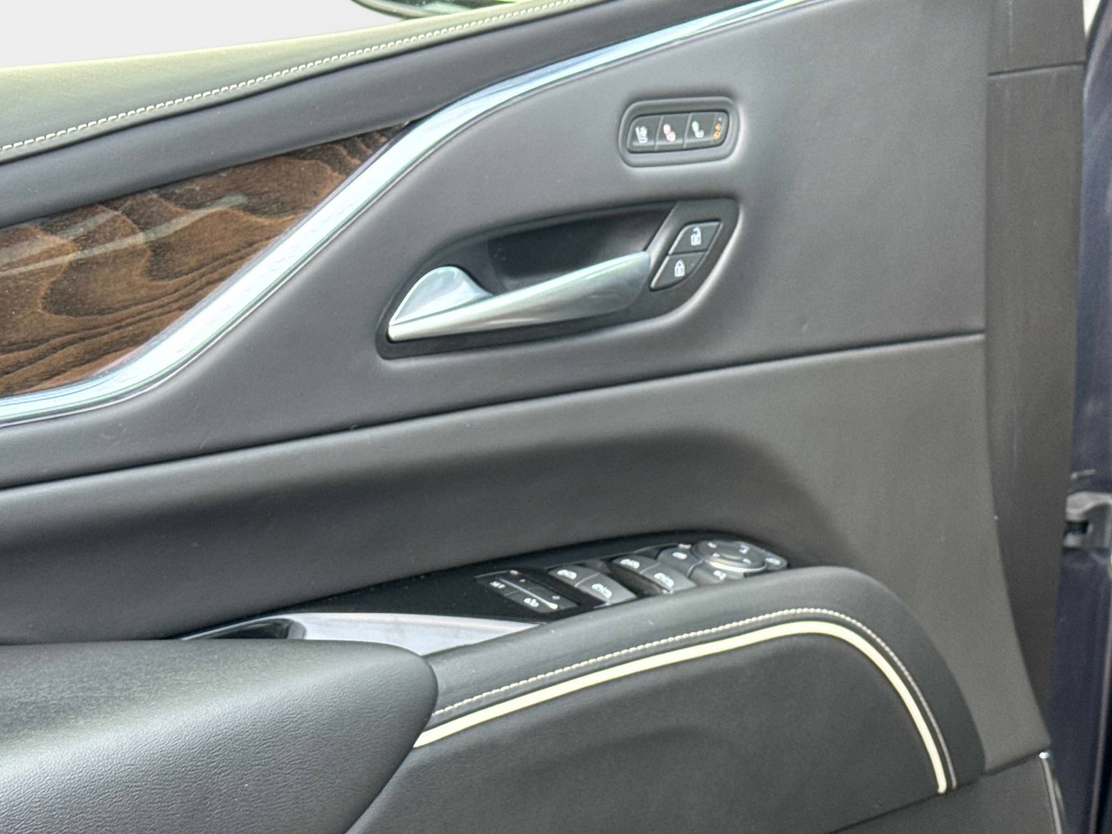 Used 2024 Cadillac Escalade ESV Sport Platinum image 20