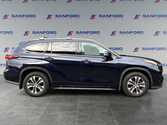 Used 2020 Toyota Highlander XLE FWD image 6