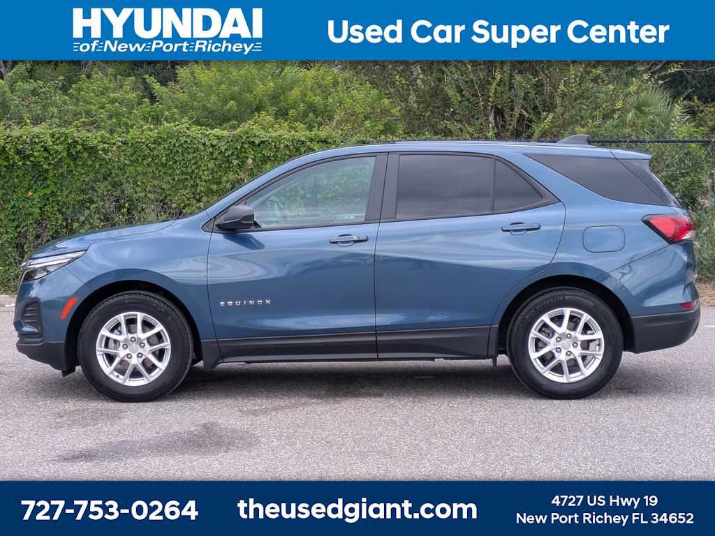 Used 2024 Chevrolet Equinox LS w/ LS Convenience Package FWD image 2