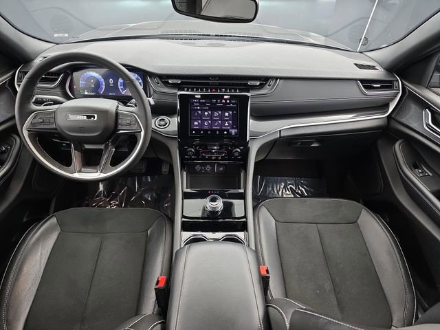 Used 2023 Jeep Grand Cherokee Altitude AWD/4WD image 21