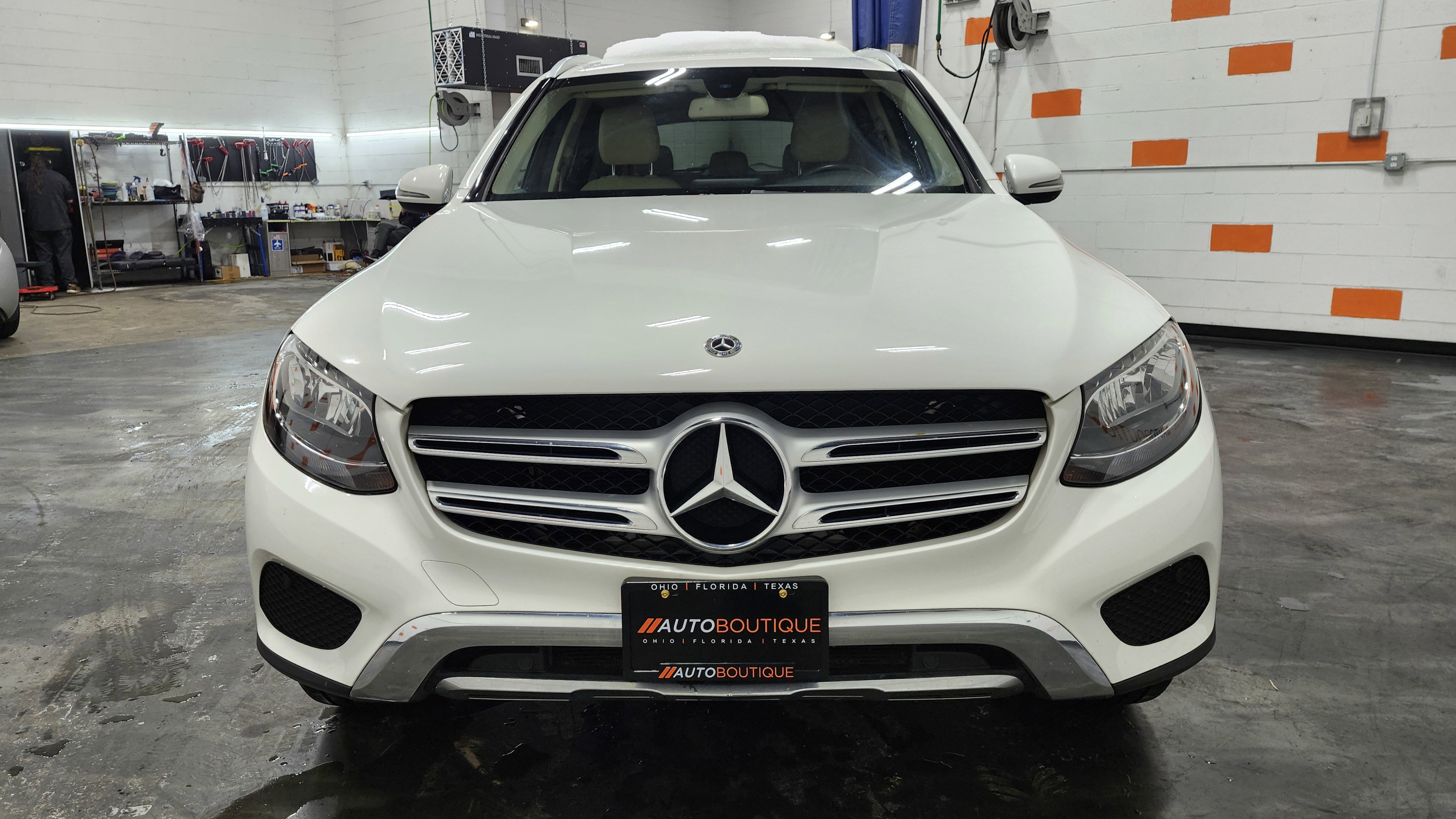 Used 2019 Mercedes-Benz GLC 300 w/ Premium Package image 12