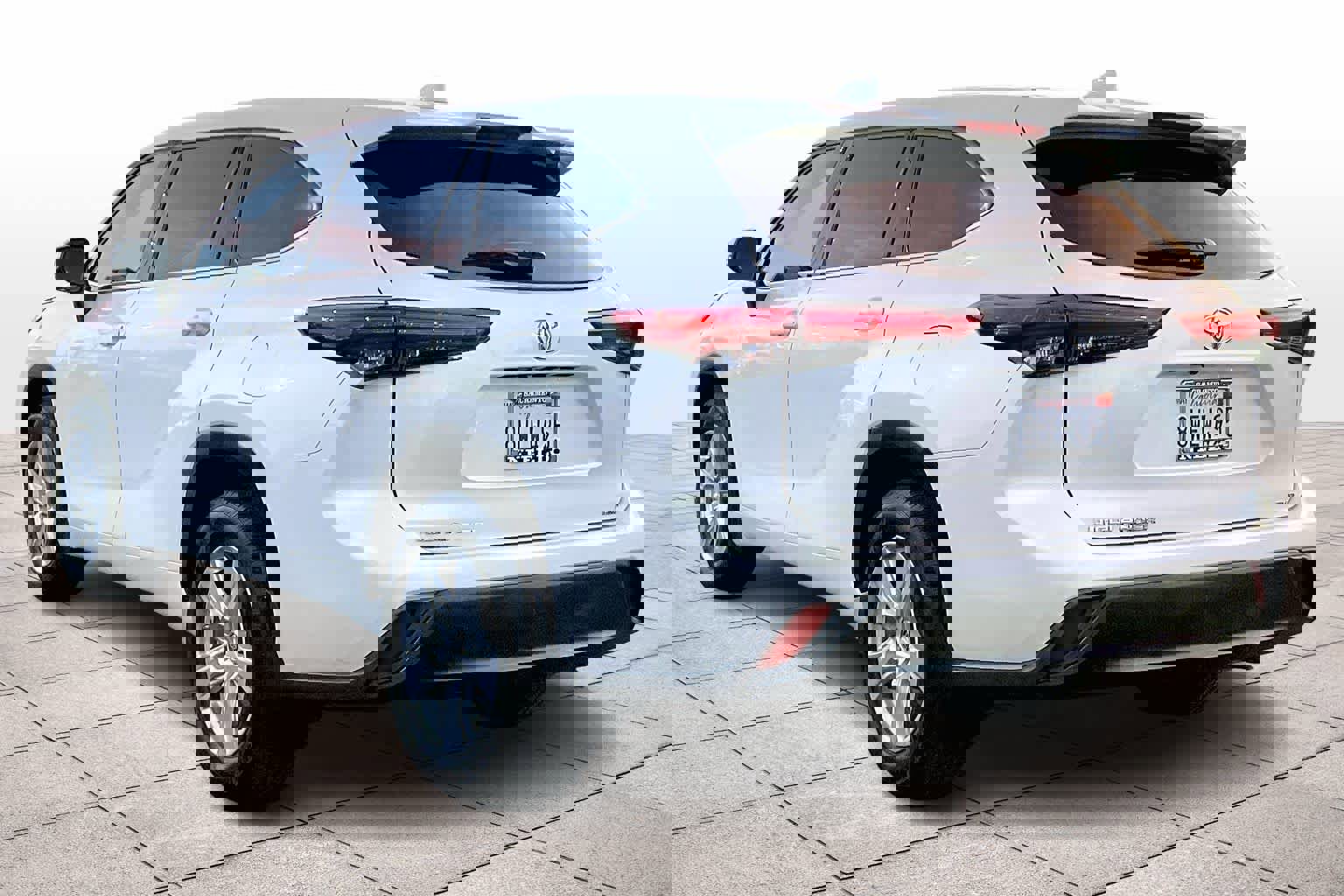 Used 2021 Toyota Highlander L image 14