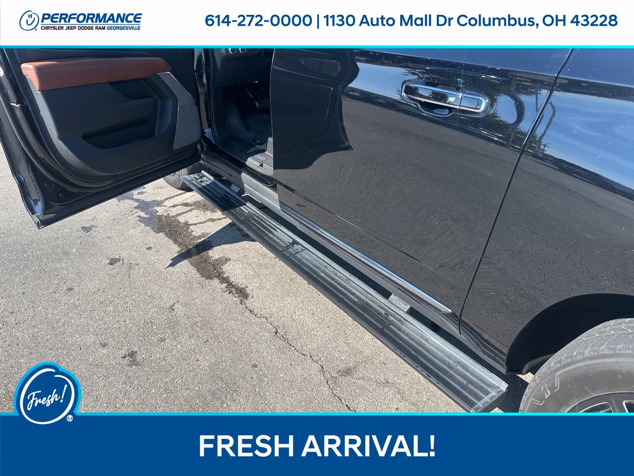 Used 2024 GMC Yukon XL Denali Ultimate AWD/4WD image 11