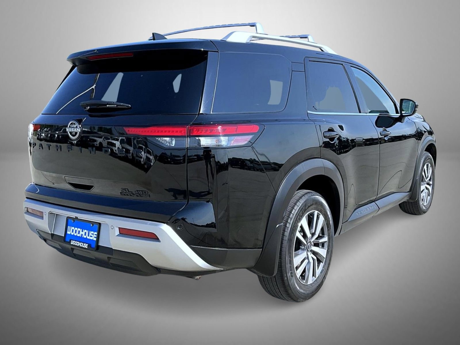 Used 2023 Nissan Pathfinder SL w/ Lighting Package (N92) AWD/4WD image 5