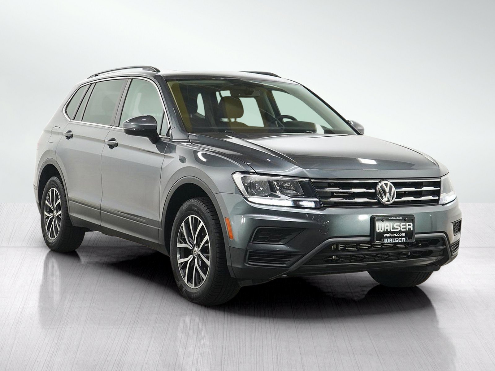 Used 2019 Volkswagen Tiguan SE w/ Panoramic Sunroof Package AWD/4WD image 7
