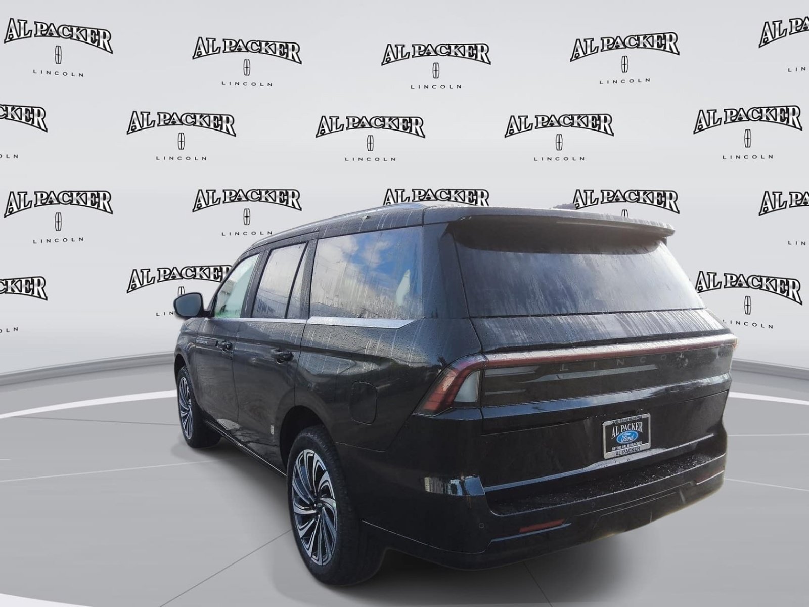 New 2027 Lincoln Navigator Black Label AWD/4WD image 3