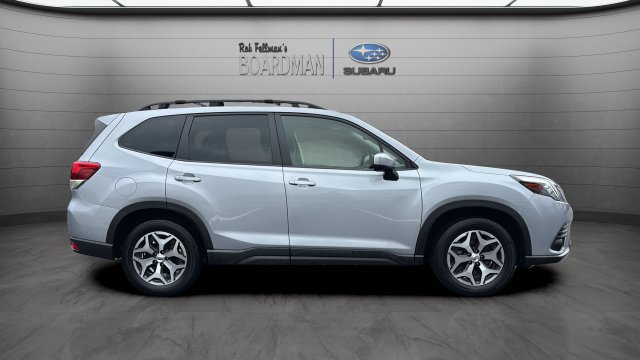 Used 2023 Subaru Forester Premium AWD/4WD image 3
