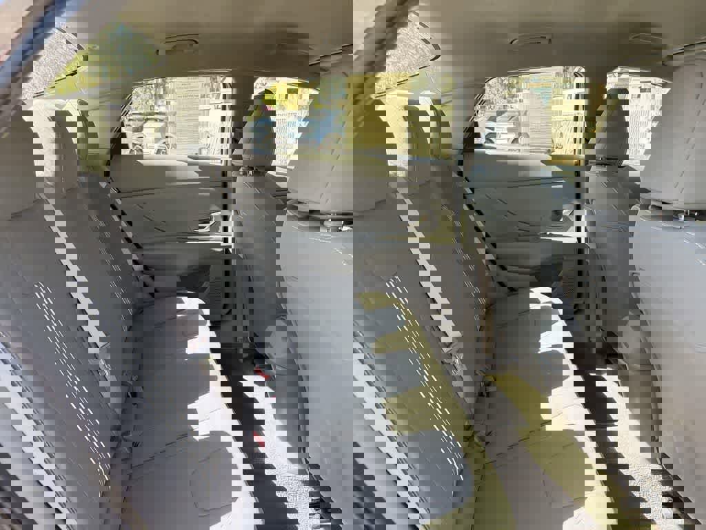 Used 2023 Hyundai Elantra SEL w/ Cargo Package image 31