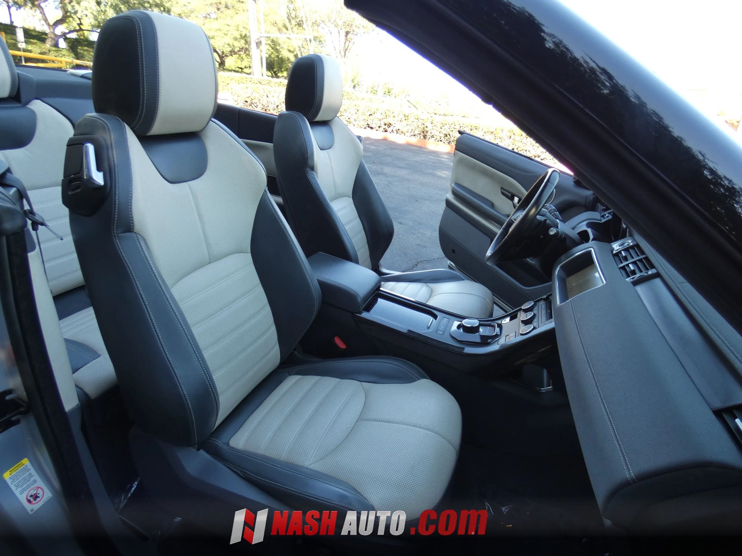Used 2019 Land Rover Range Rover Evoque SE Dynamic AWD/4WD image 32